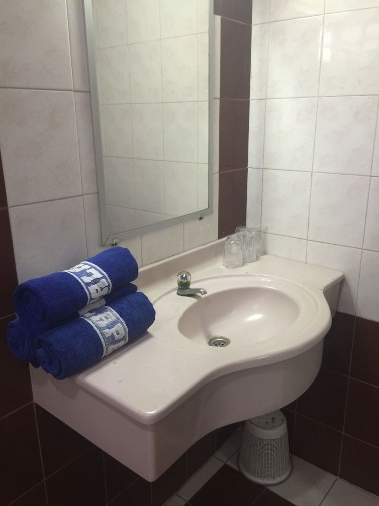 Hotel Palapa Family Room (3 Person) 8