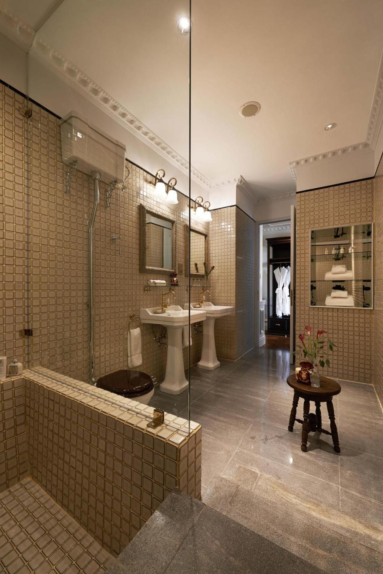 undefined The Gunawarman 8