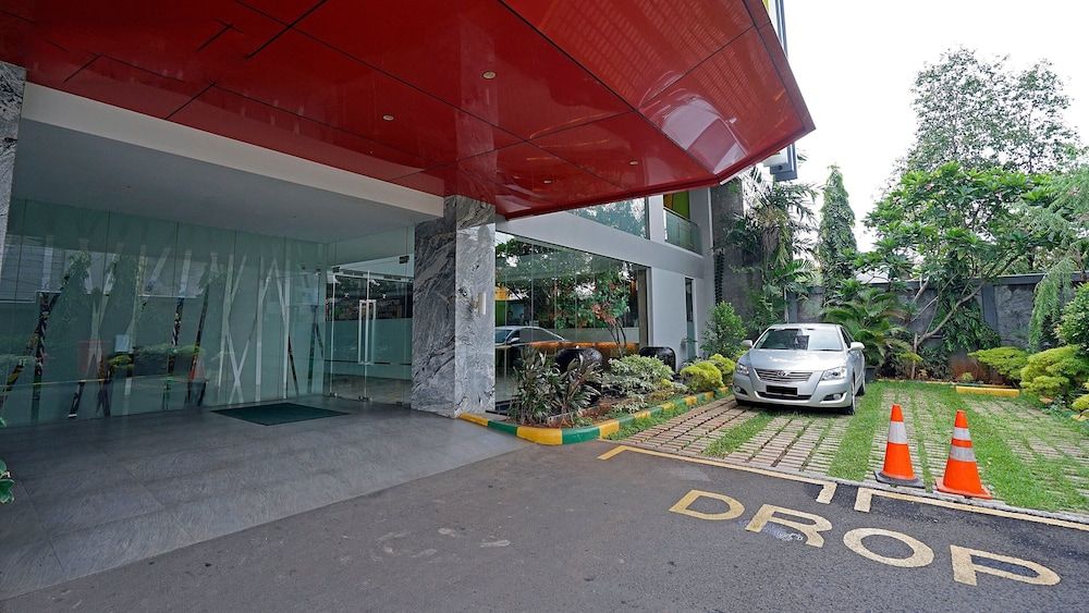 undefined MaxOne Hotels at Pemuda