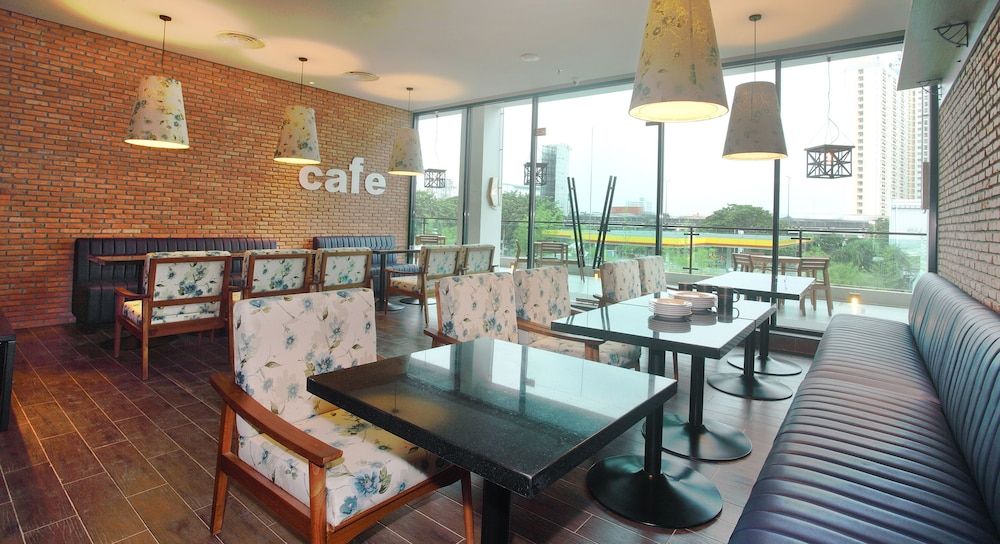 undefined Cabin Hotel 6