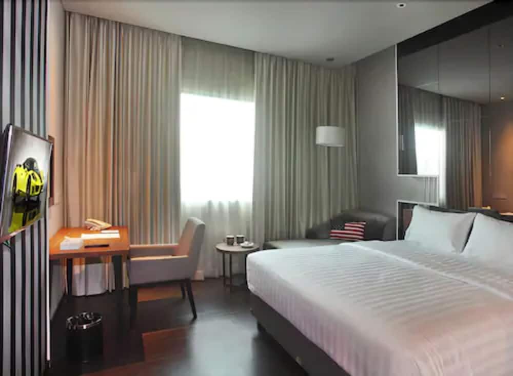 undefined Cabin Hotel 4