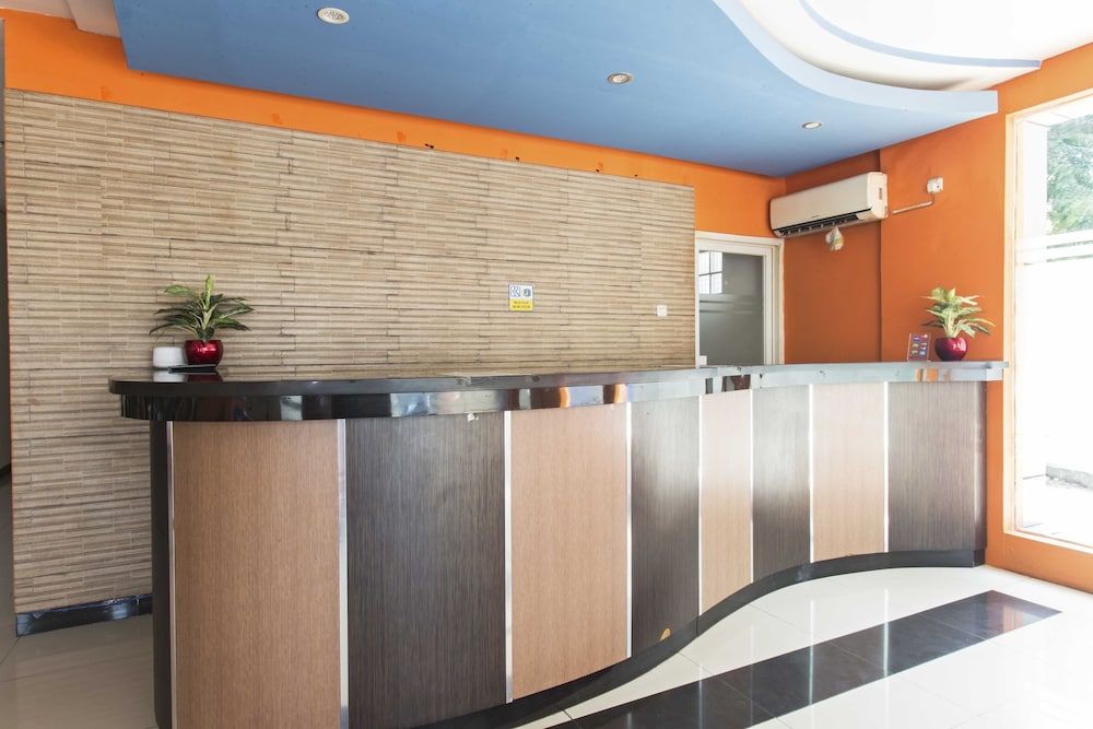 undefined RedDoorz Plus @ Jalan Pemuda Jakarta 9