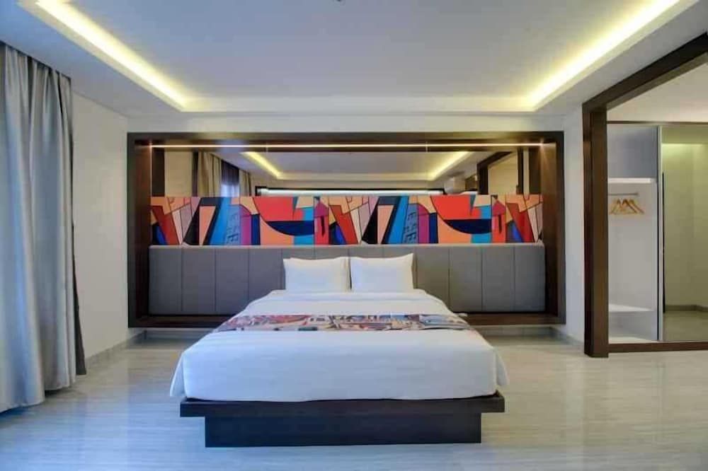 undefined Picasso Inn 10