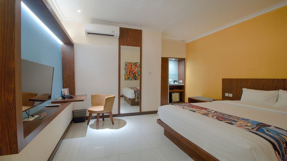 undefined Picasso Inn 6