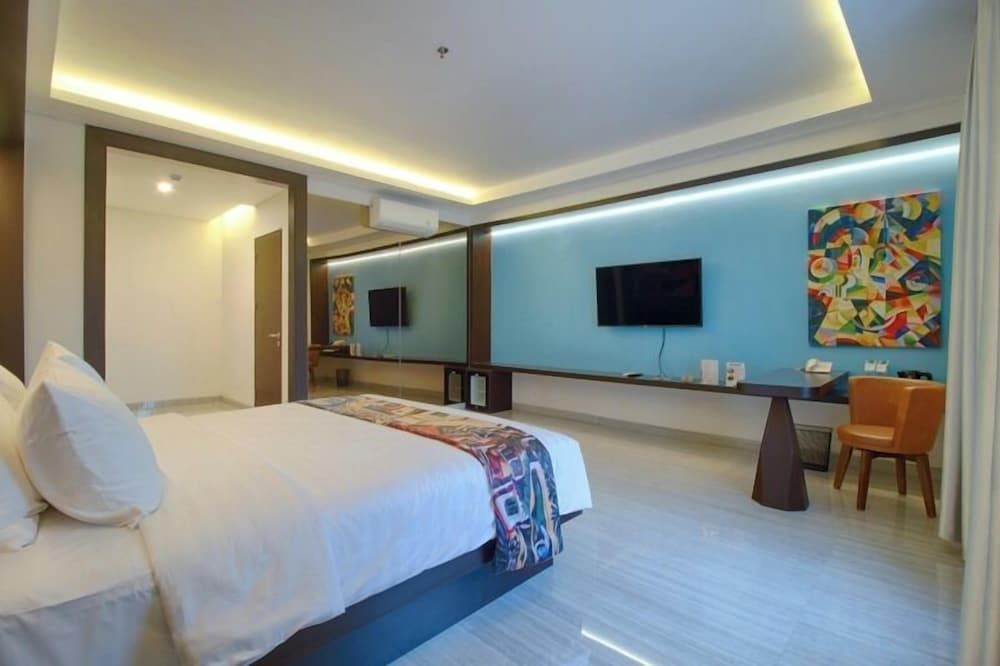 undefined Picasso Inn 9