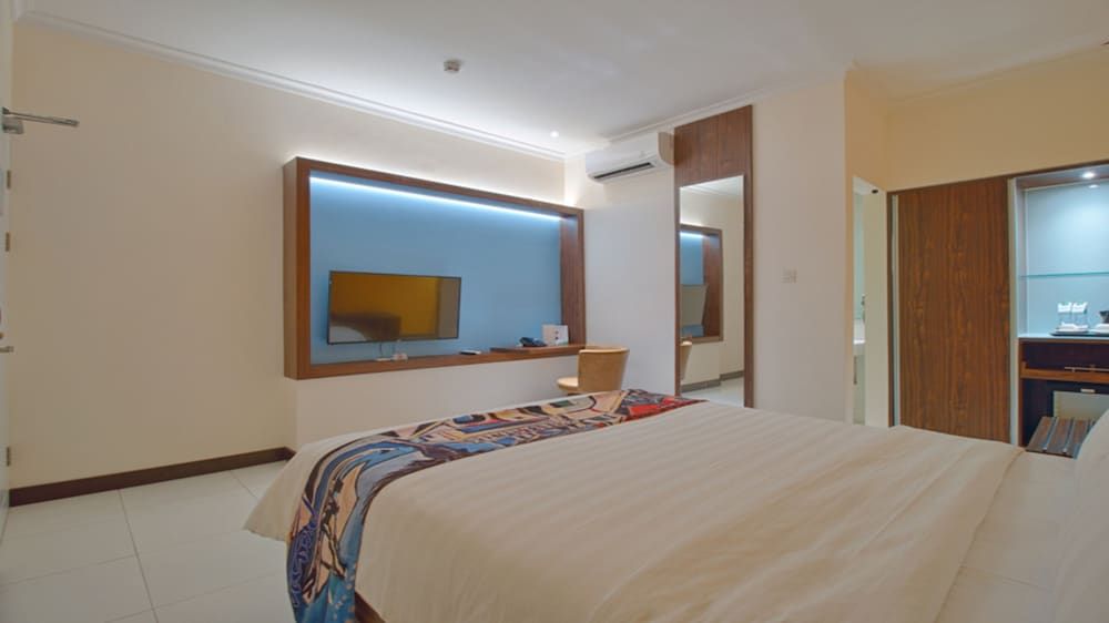 undefined Picasso Inn 7