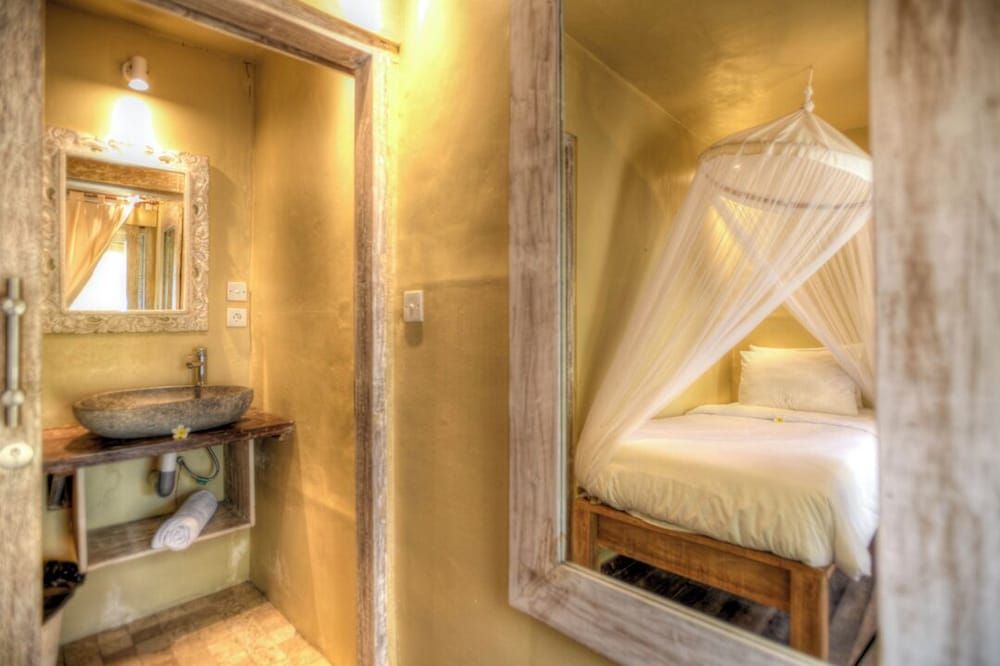 Les Villas Ottalia  Yoga and Diving, Gili Meno 1 Bedroom Deluxe with Private Pool 2