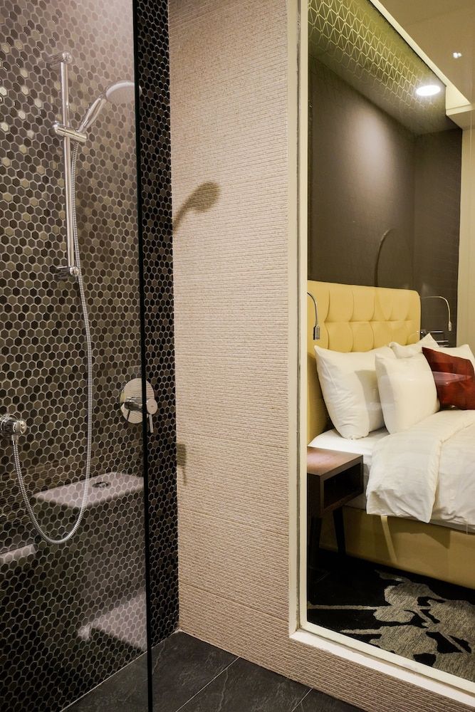 Liberty Hotel Thamrin Jakarta Standard Twin Room 7