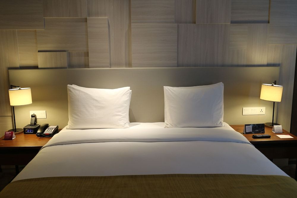 Standard Room, 1 Queen Bed, Accessible, Smoking