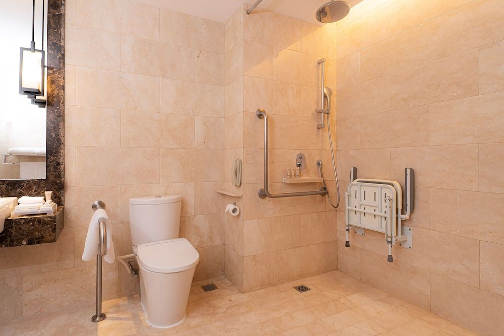 Standard Room, 1 Queen Bed, Accessible, Smoking