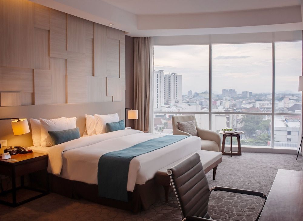 Premium Room, 1 King Bed, Club Lounge Access