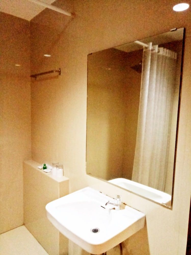 New Grand Park Hotel Standard Double or Twin Room 4