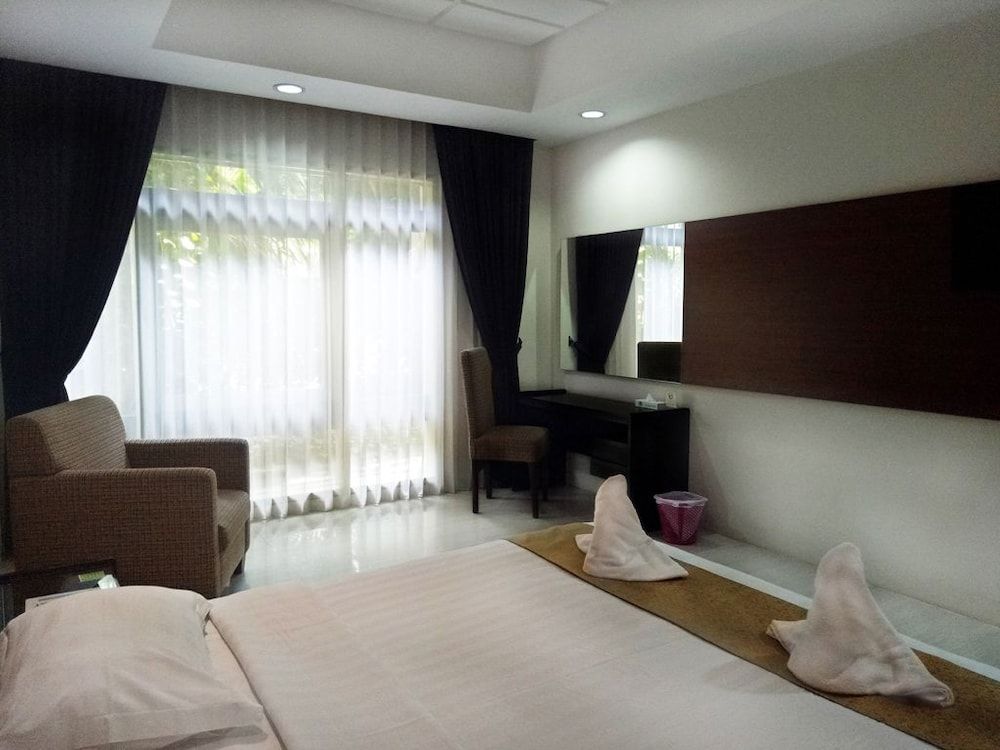 New Grand Park Hotel Deluxe Double or Twin Room 8
