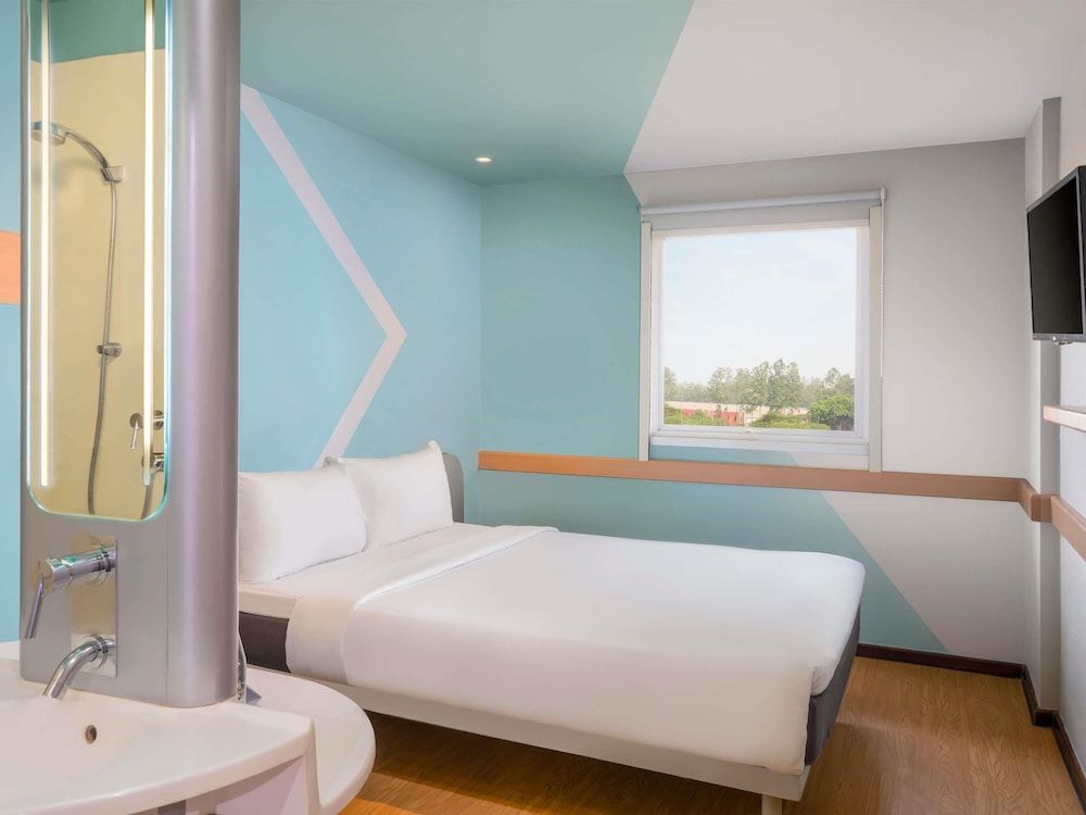 undefined Hotel ibis budget Jakarta Airport 2