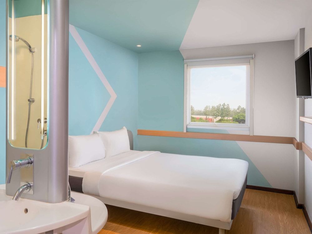 undefined Hotel ibis budget Jakarta Airport 3