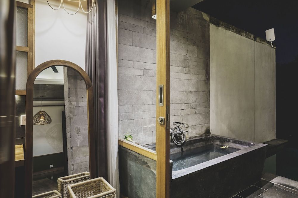 Amora Ubud Boutique Villas Romance Valley Pool Villa 4
