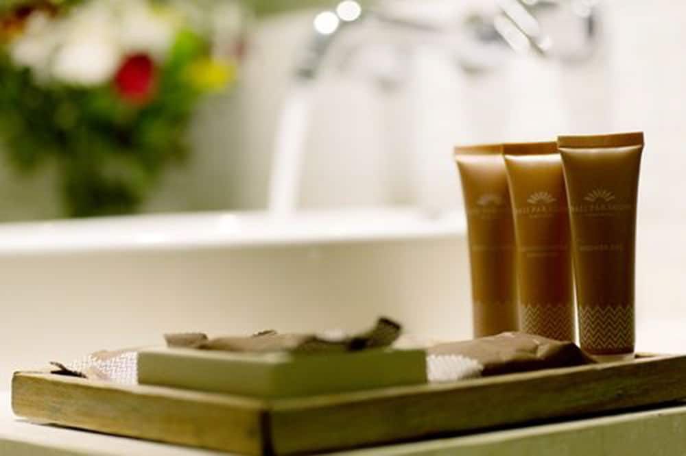 Bali Paragon Resort Hotel Deluxe Room (Garden Access) 5