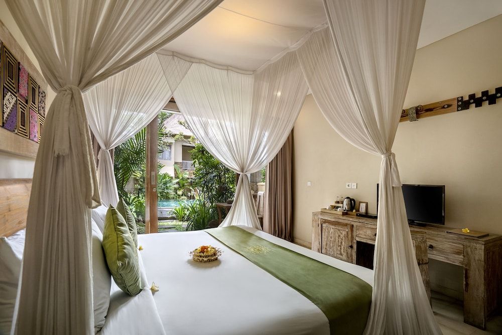 Deluxe Room (with Daily Afternoon Tea)