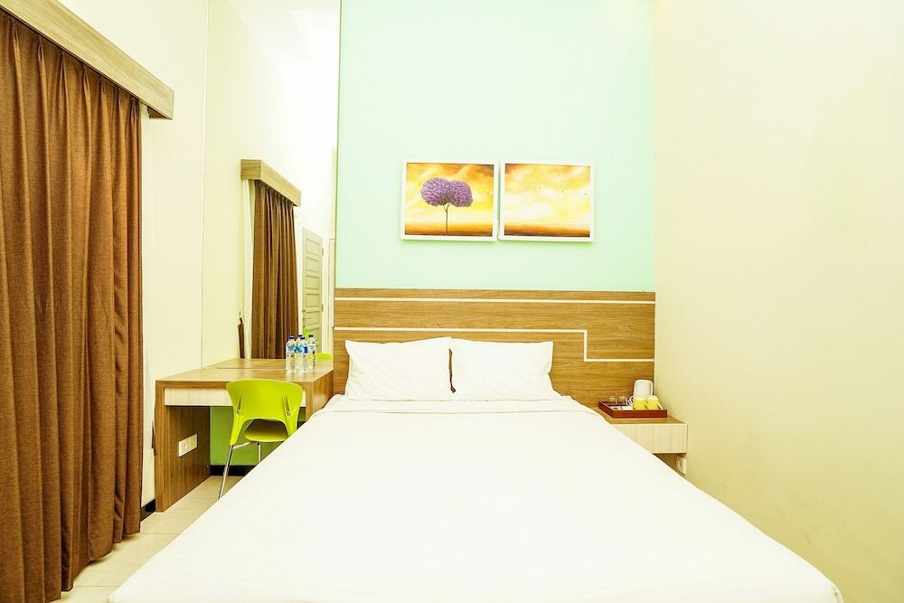 Ardhya Guest House Deluxe Double Room 2