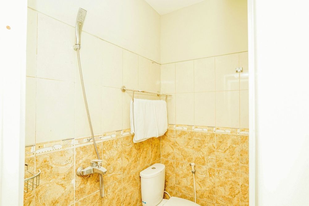 Ardhya Guest House Deluxe Double Room 14