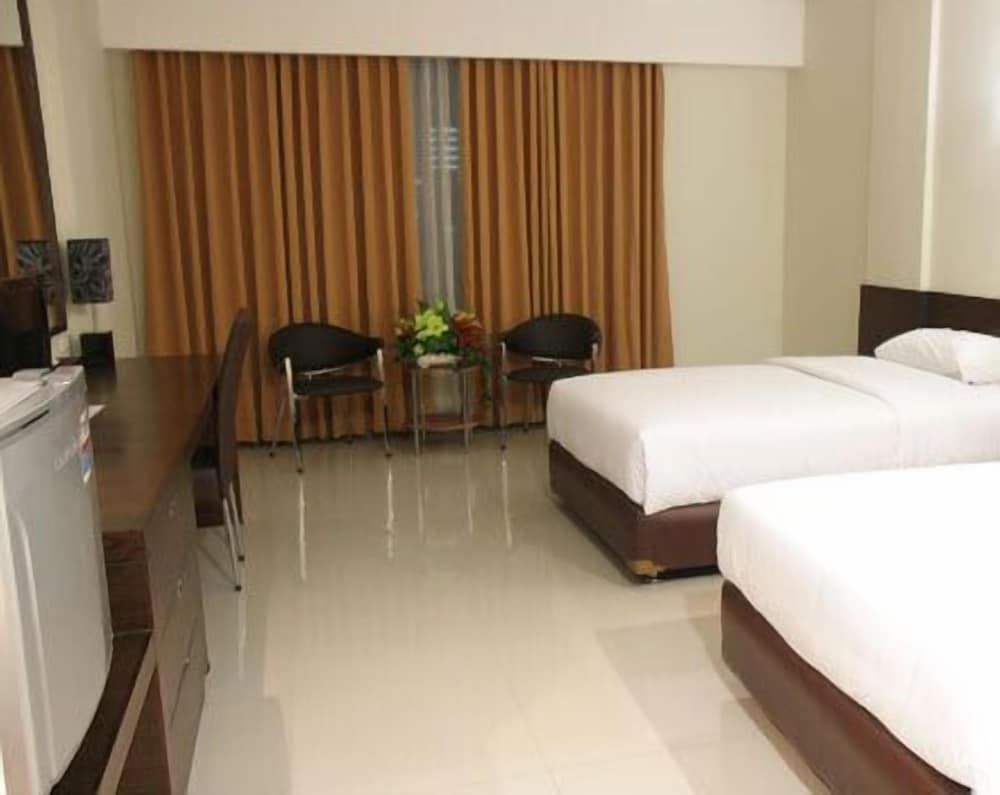 undefined Bamboo Inn Hotel & Cafe 2