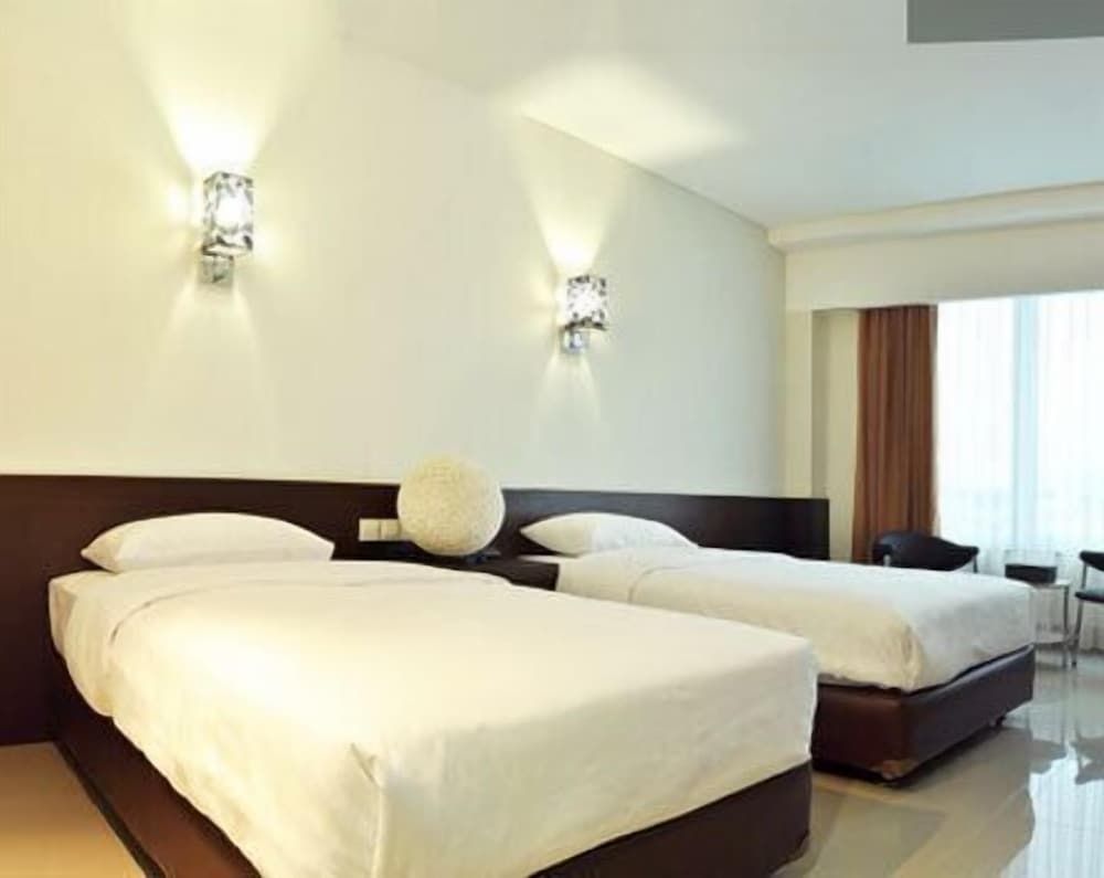 undefined Bamboo Inn Hotel & Cafe 5