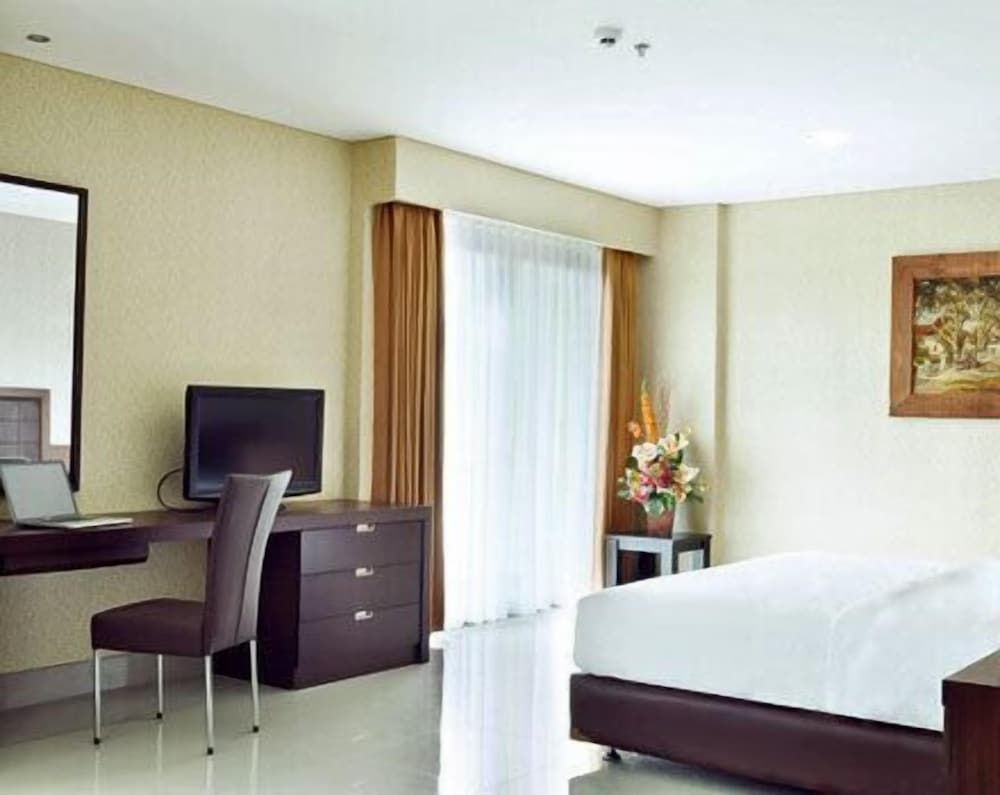 undefined Bamboo Inn Hotel & Cafe 6
