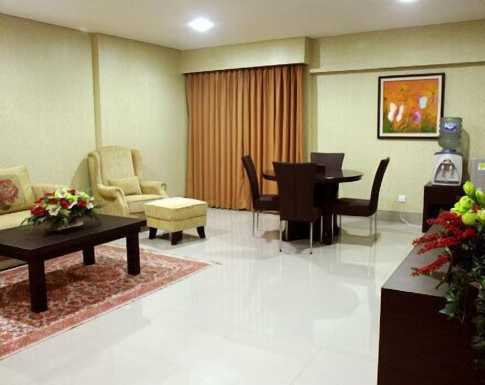 undefined Bamboo Inn Hotel & Cafe 7