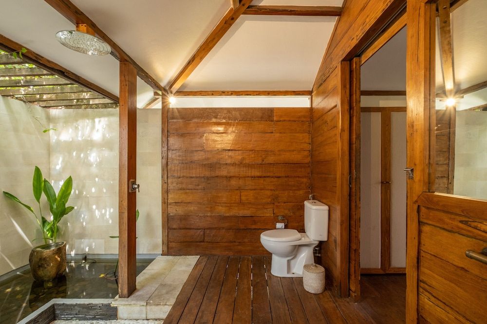 Gili Teak Resort Superior Double Room, 1 King Bed, Pool View, Poolside 7