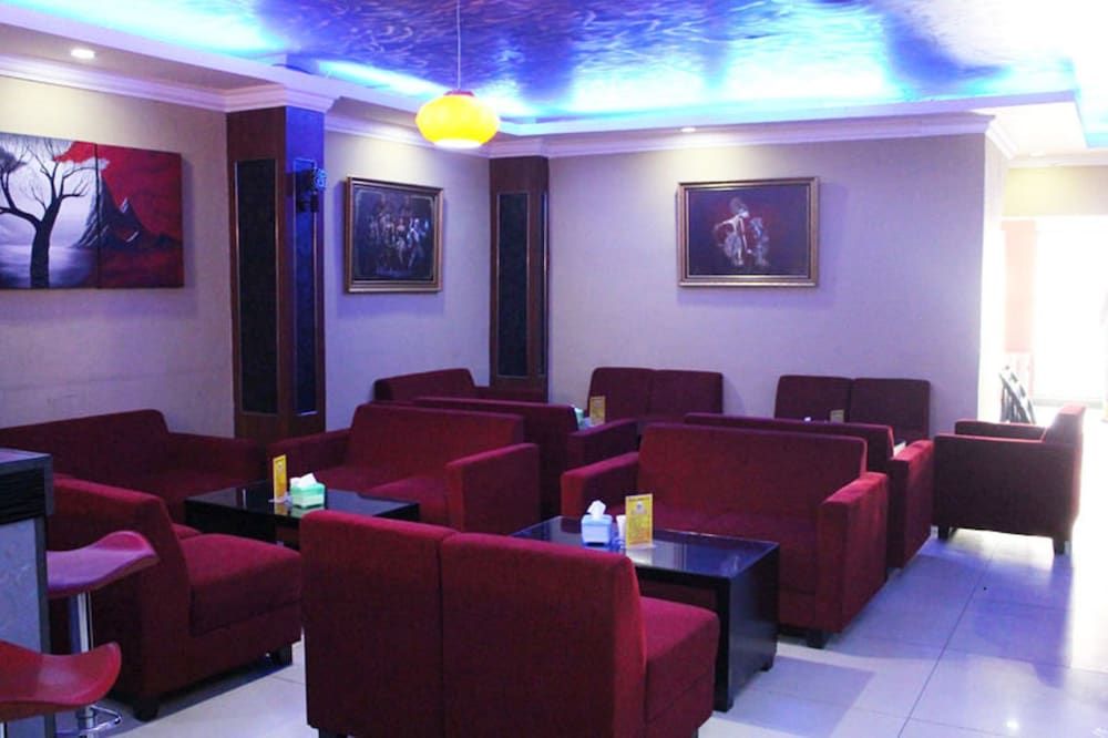 undefined Hollywood Hotel 7