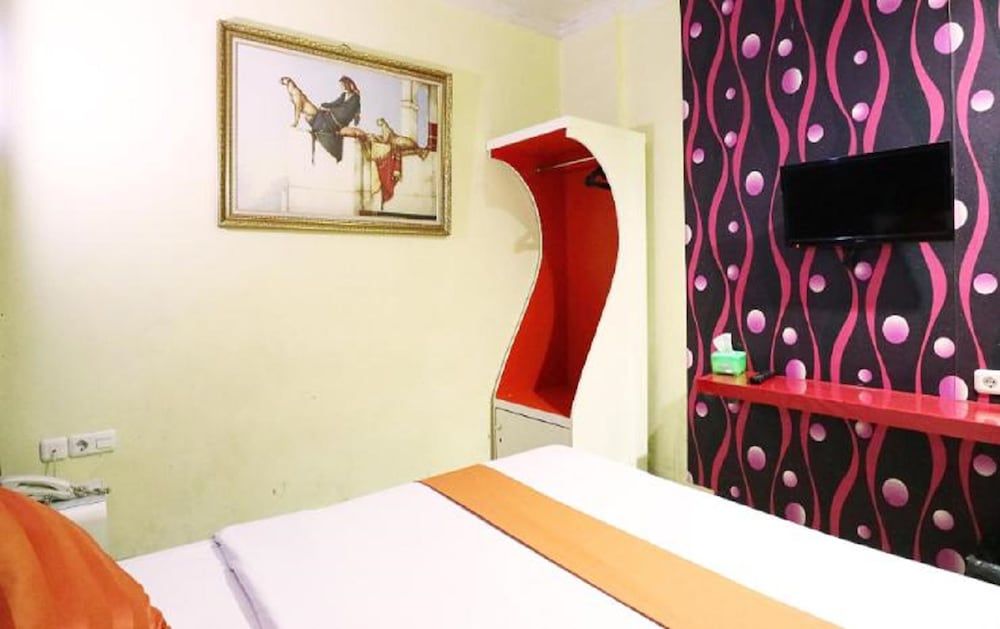 undefined Hollywood Hotel