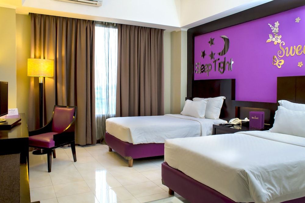 Standard Twin Room, City View