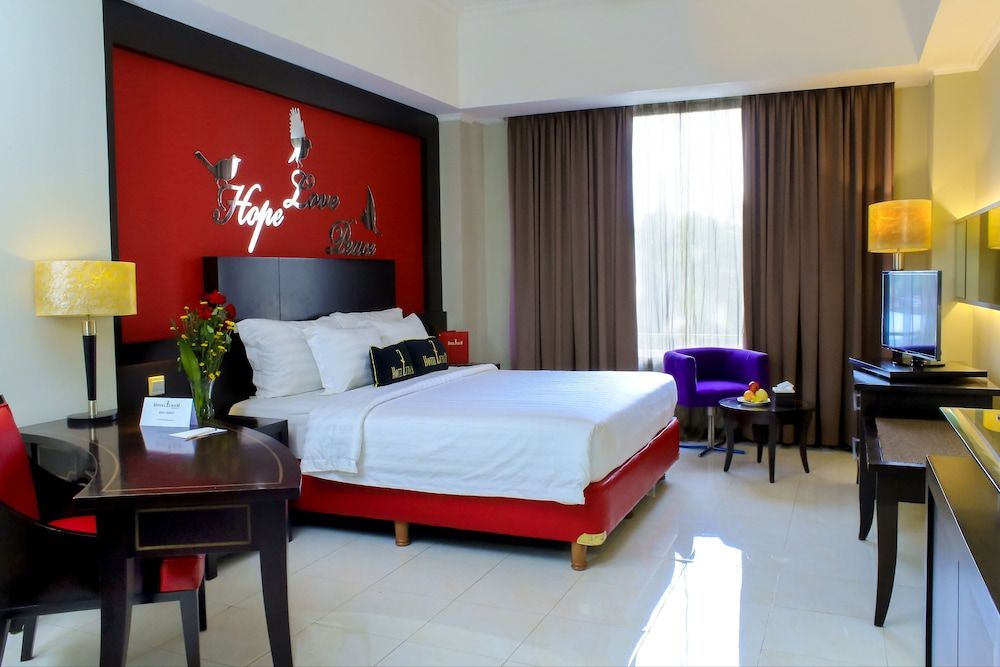 Deluxe Room, 1 Queen Bed, City View
