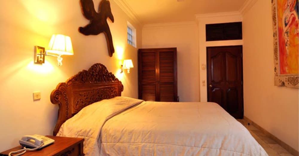 Hotel Grand Kumala Deluxe Room 3