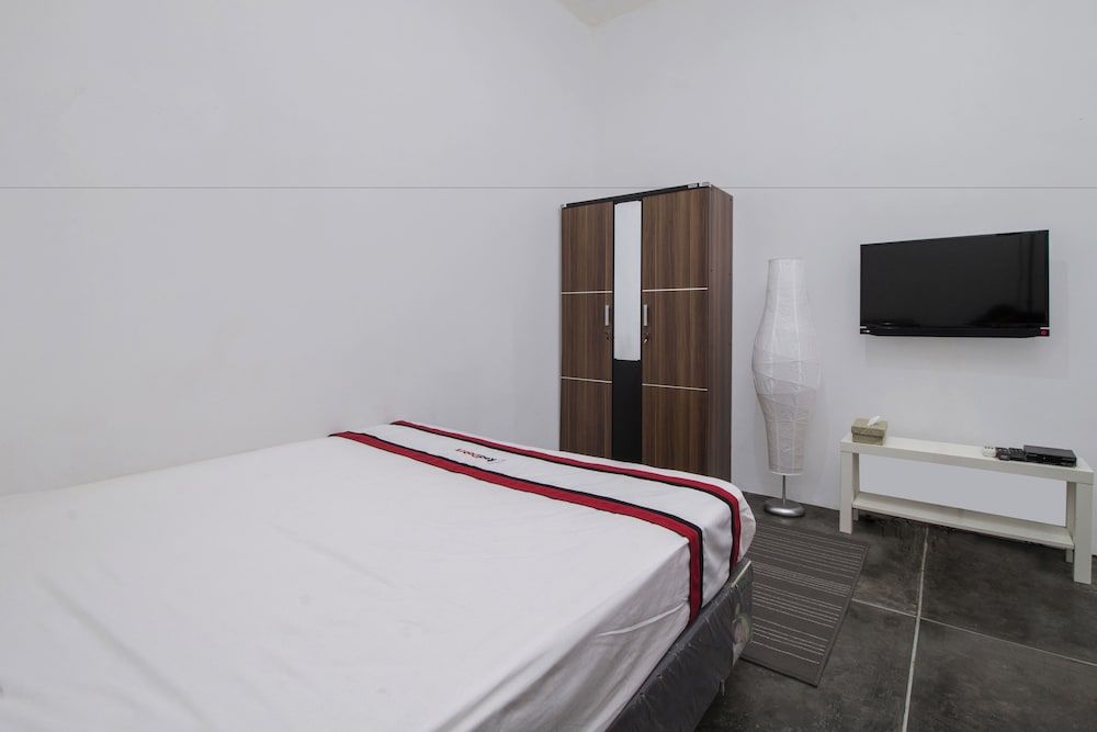 undefined RedDoorz @ Radio Dalam 10