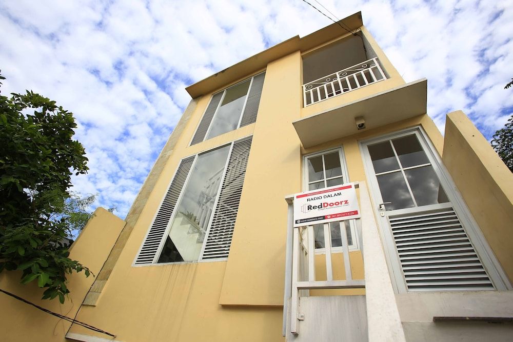 undefined RedDoorz @ Radio Dalam 2