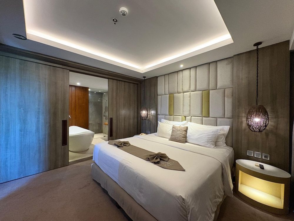 2BR Penthouse Diamond