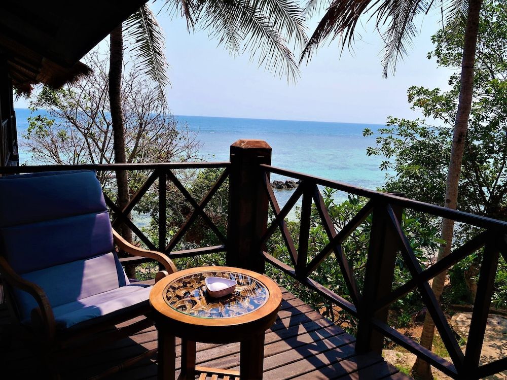 Breve Azurine Lagoon Retreat Deluxe Room (Sea Front Studio) 4