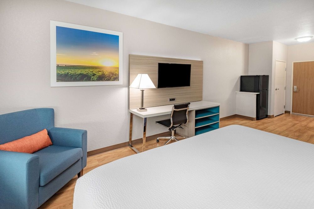 Room, 1 King Bed, Non Smoking