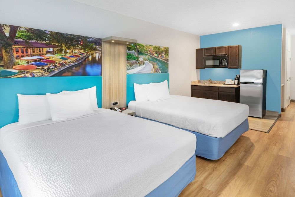 Studio Suite, 2 Queen Beds, Non Smoking