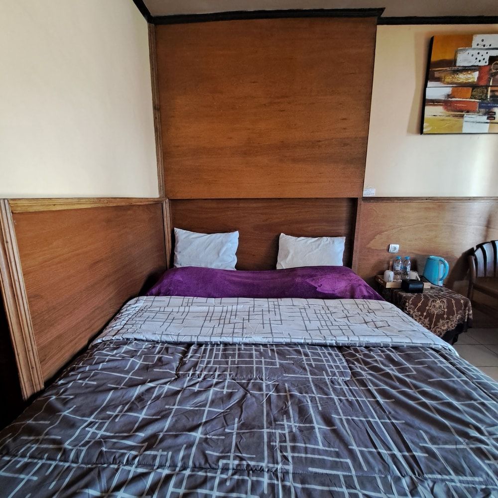 Cemara Indah Hotel Standard Double Room 3