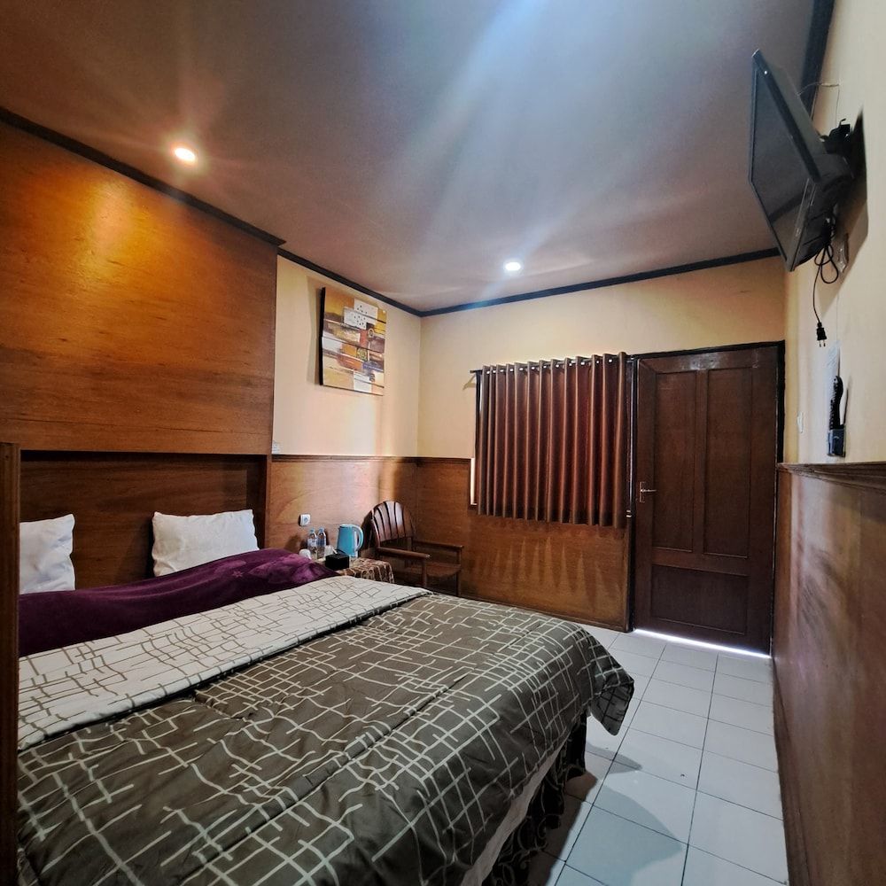 Cemara Indah Hotel Standard Double Room 4