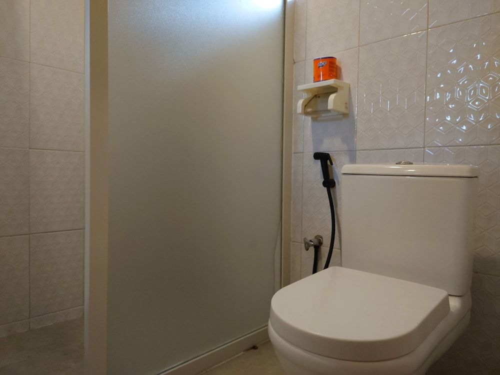 Cemara Indah Hotel Deluxe Double Room 6