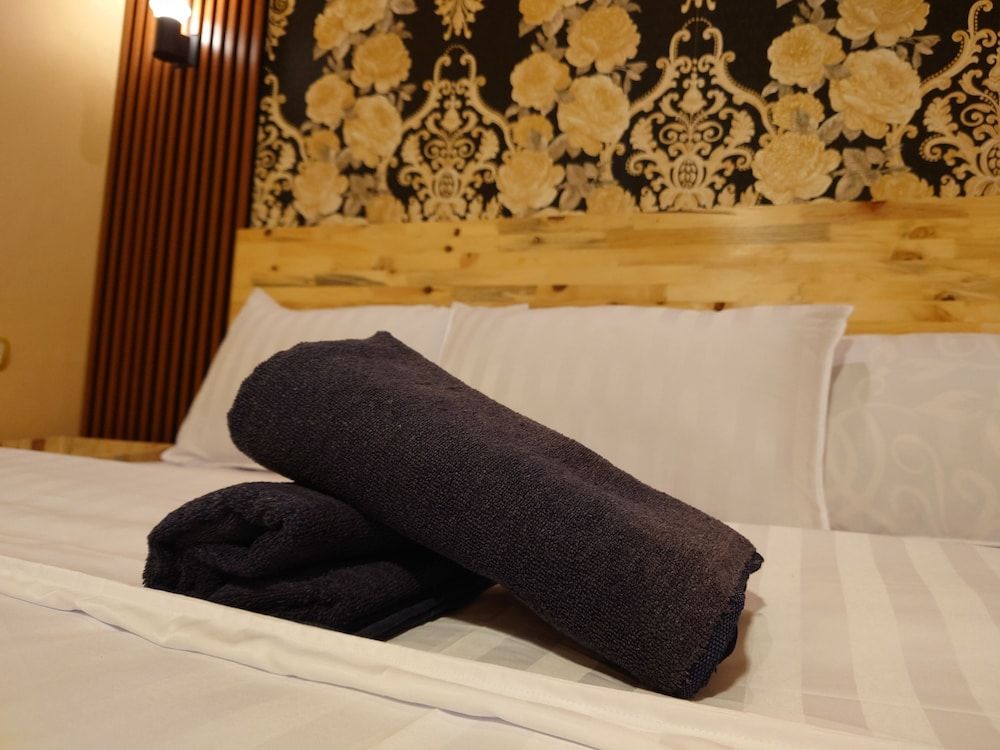 Cemara Indah Hotel Deluxe Double Room 3