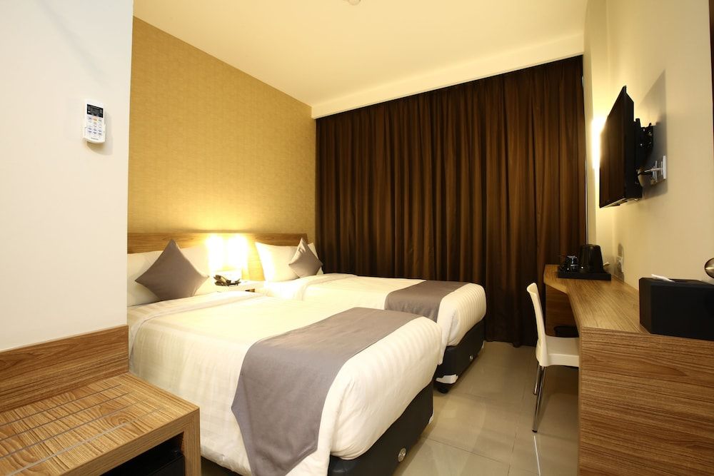 Hotel NEO Cirebon by ASTON Standard Room 3