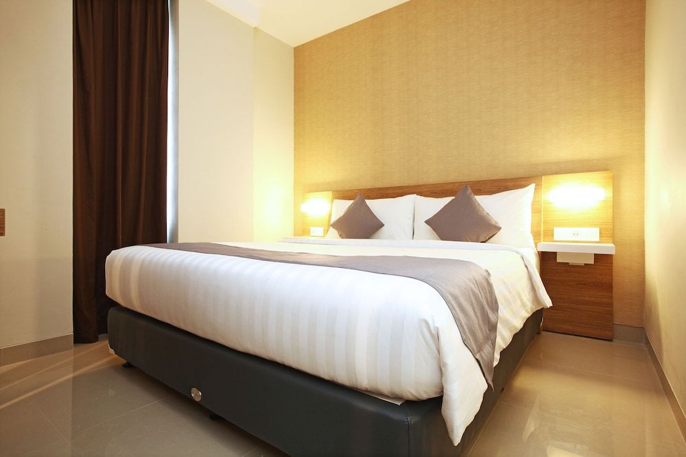 Hotel NEO Cirebon by ASTON Standard Room 2