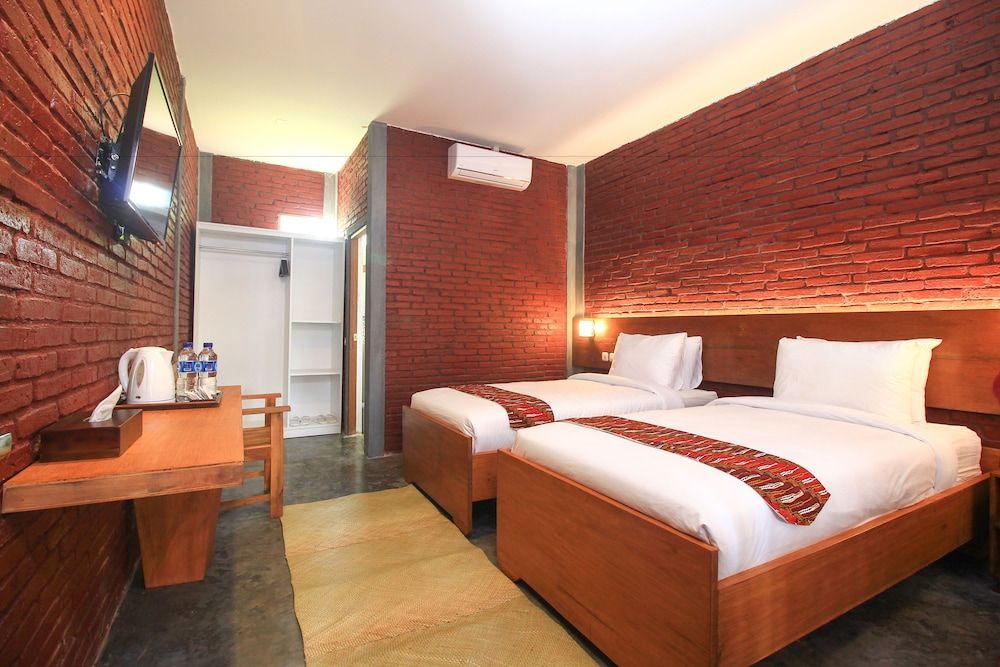 Wahid Borobudur Deluxe Twin Room, Poolside 2