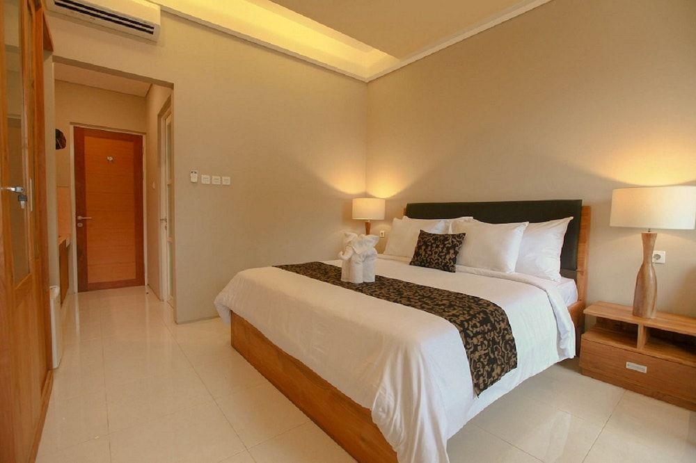 Executive Suite, Balcony