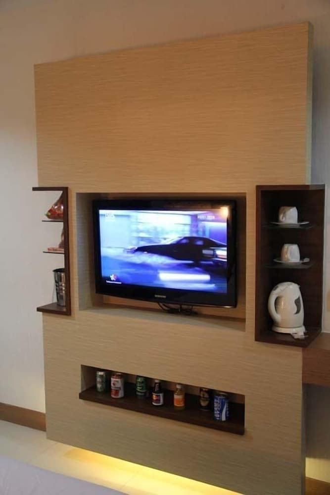 Antoni Hotel Deluxe Room 5