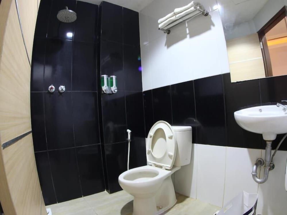 Antoni Hotel Deluxe Room 2